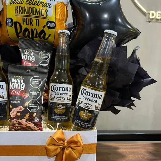 Box con cervezas y snack